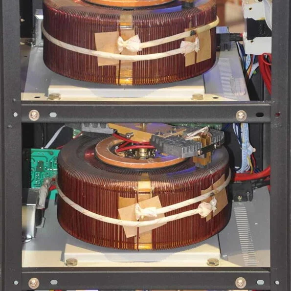 PDR-20KVA Régulateur de tension triphasé automatique - Dali