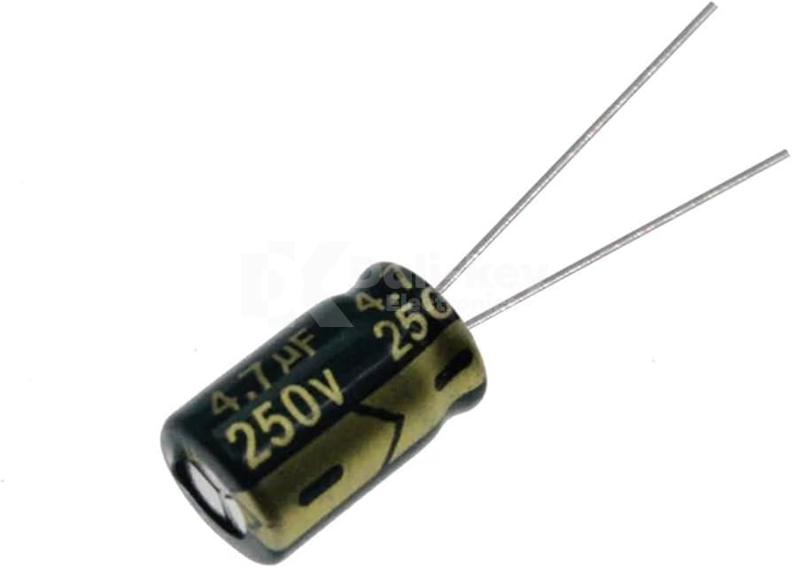 4.7uF250V.